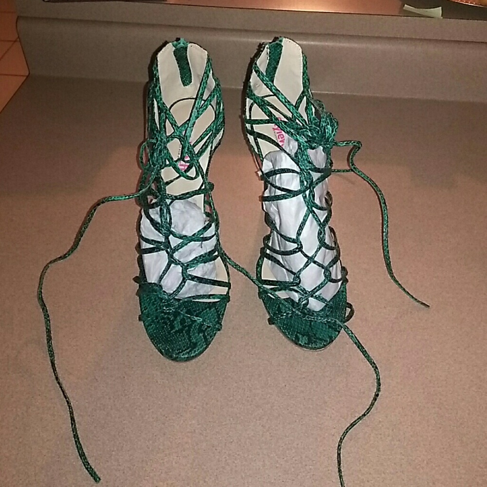 New by justfab size 10